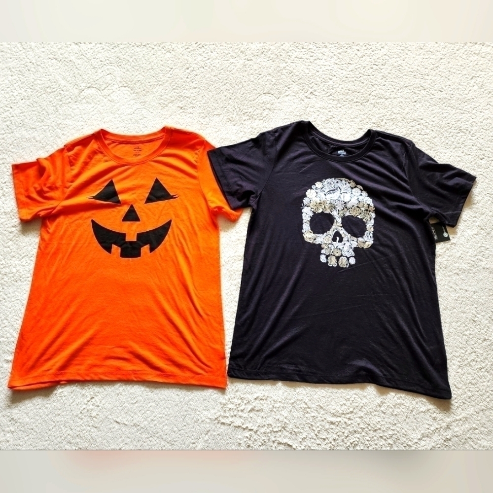 NWT women's Halloween t-shirt bundle Jack o lantern and Scull print Size M
